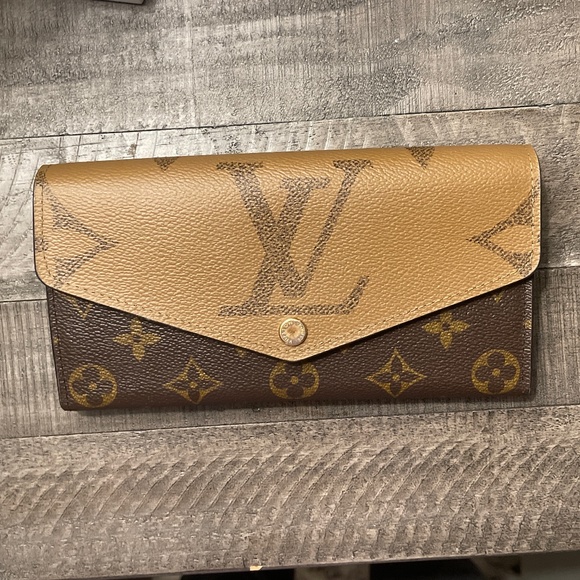 💯 Louis Vuitton reverse Emilie wallet - Picture 1 of 9